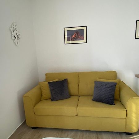 Apartments Carpe Diem Primosten Room photo