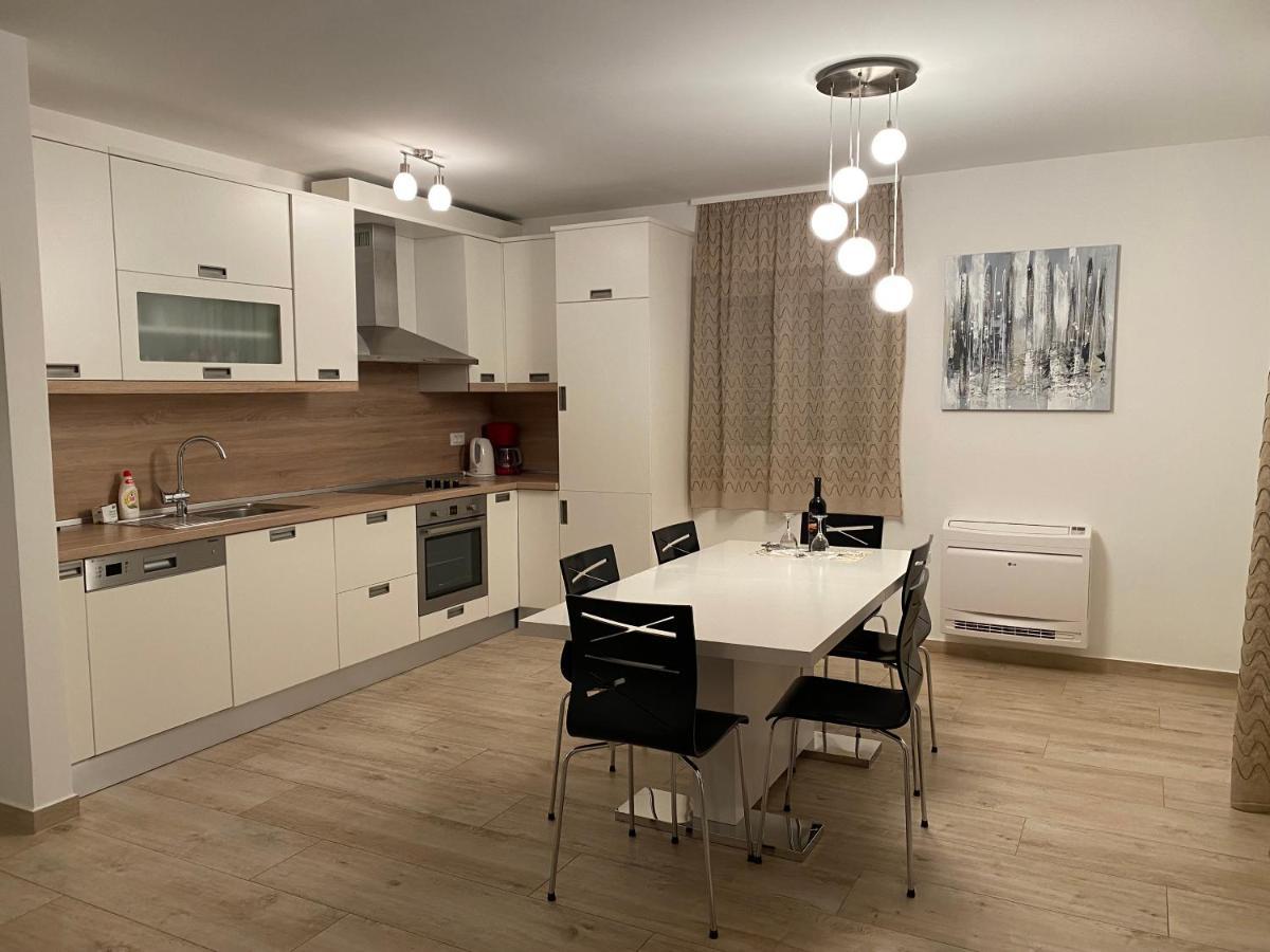 Apartments Carpe Diem Primosten Exterior photo