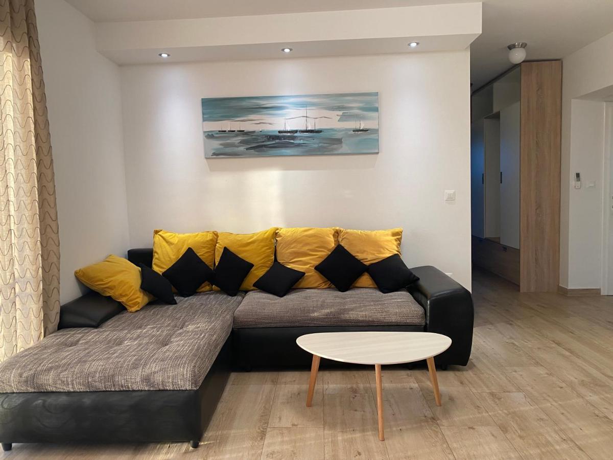 Apartments Carpe Diem Primosten Exterior photo